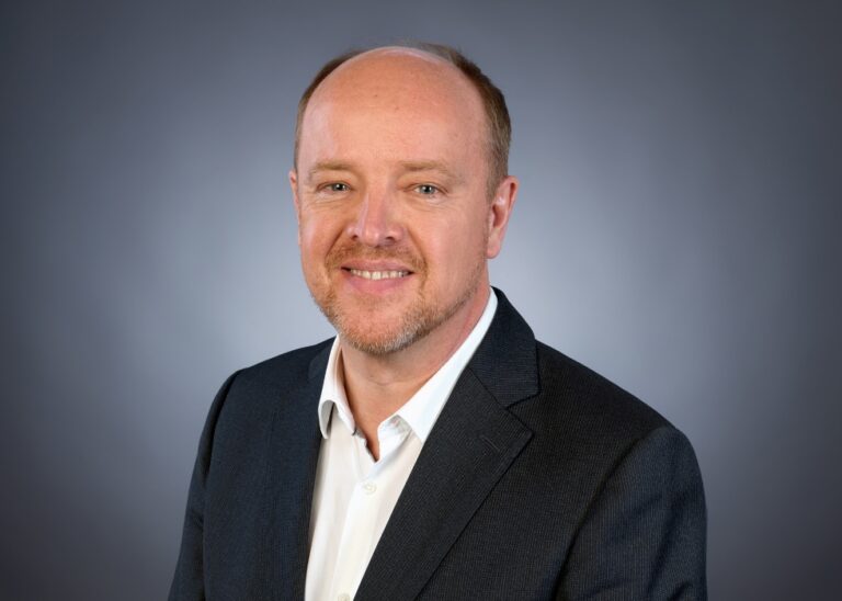 Simon England di Nuvias Group