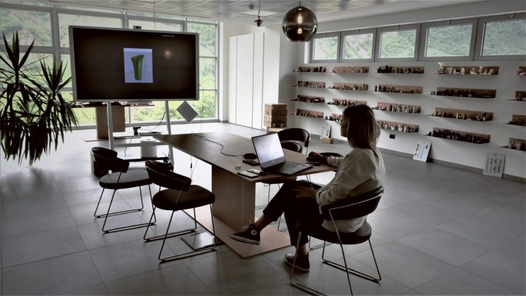 lavagne interattive, Tacchificio Monti migliora la Collaboration con le lavagne interattive Ricoh