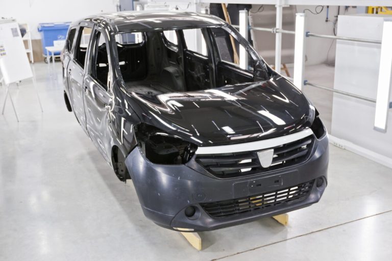 Geico digitalizza la verniciatura delle automobili col supporto di Software AG