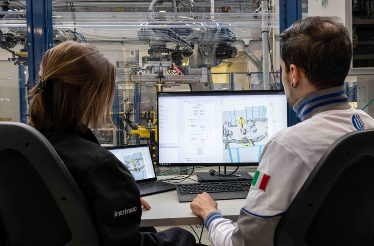 Comau e Intrinsic e i nuovi progressi nella robotica avanzata