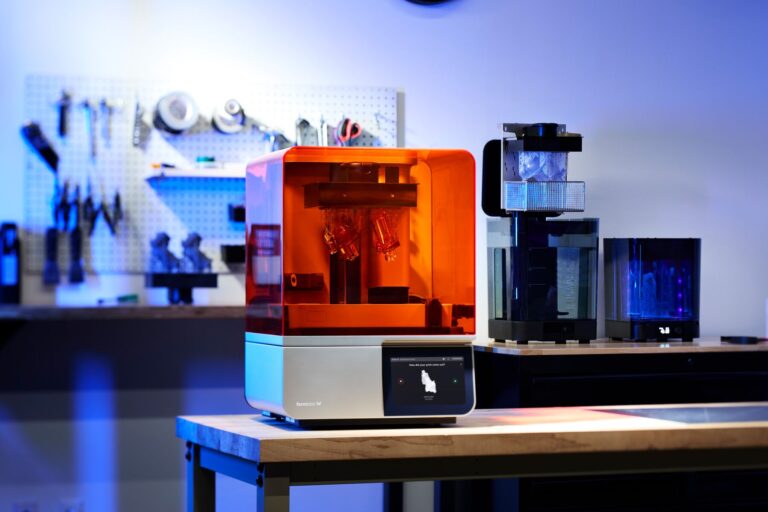 Formlabs rivoluziona la stampa 3D con Form 4
