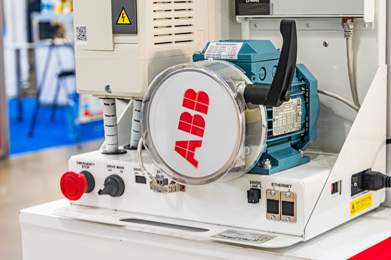 abb-unifica-lautomazione-it-con-red-hat-ansible