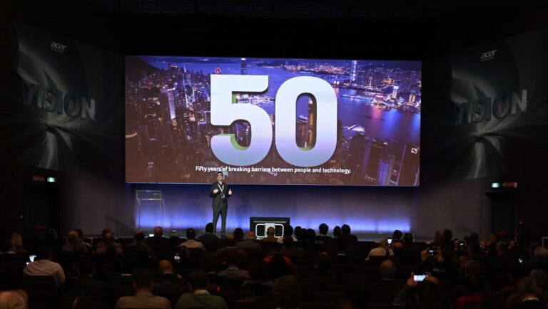 Acer, 50 anni di tecnologia: ora la sfida è l’AI
